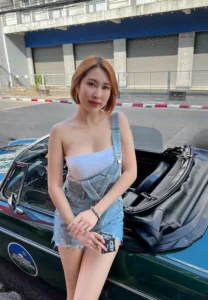 Aung-Aing-Maneenoot-car