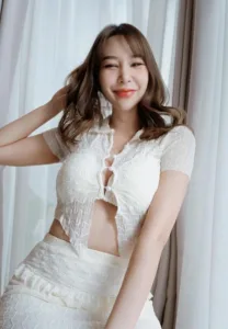 Lookpla-Panwichai-Whites