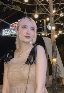 Thipmani-Sihapanya-look-up-me