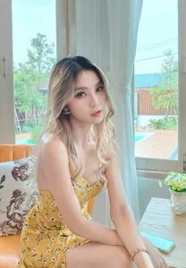 Rawinrata-Nithisanantiphak-Yellow